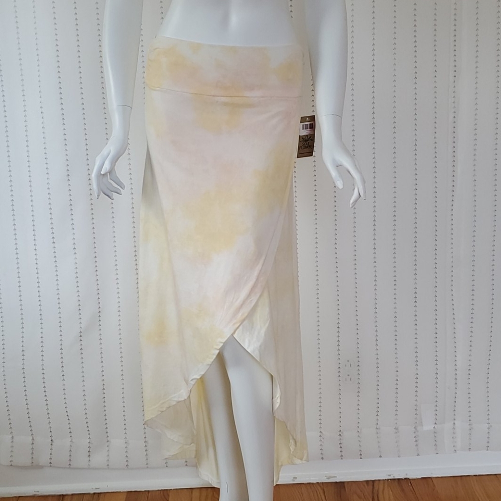 NWT Hi Lo Maxi Skirt